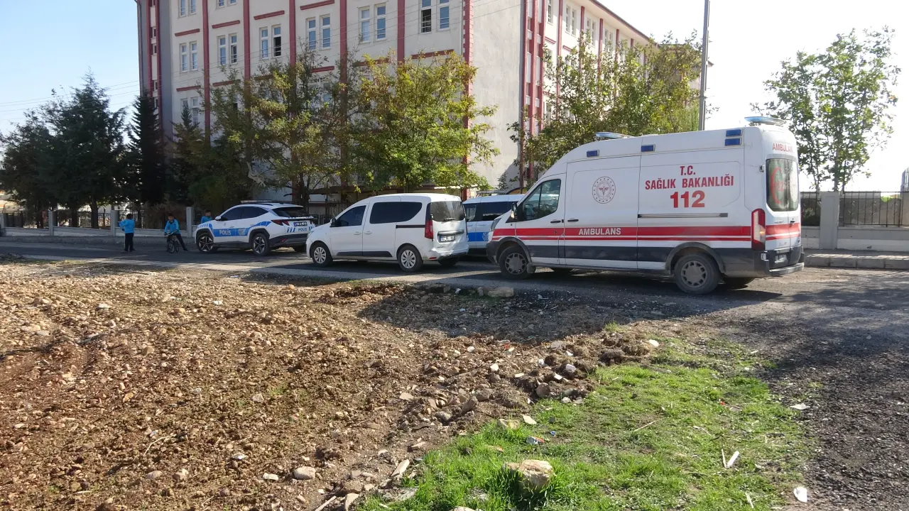 Bıçaklı saldırgan sokakta panik yarattı! Adıyaman sokaklarında kanlı anlar 1