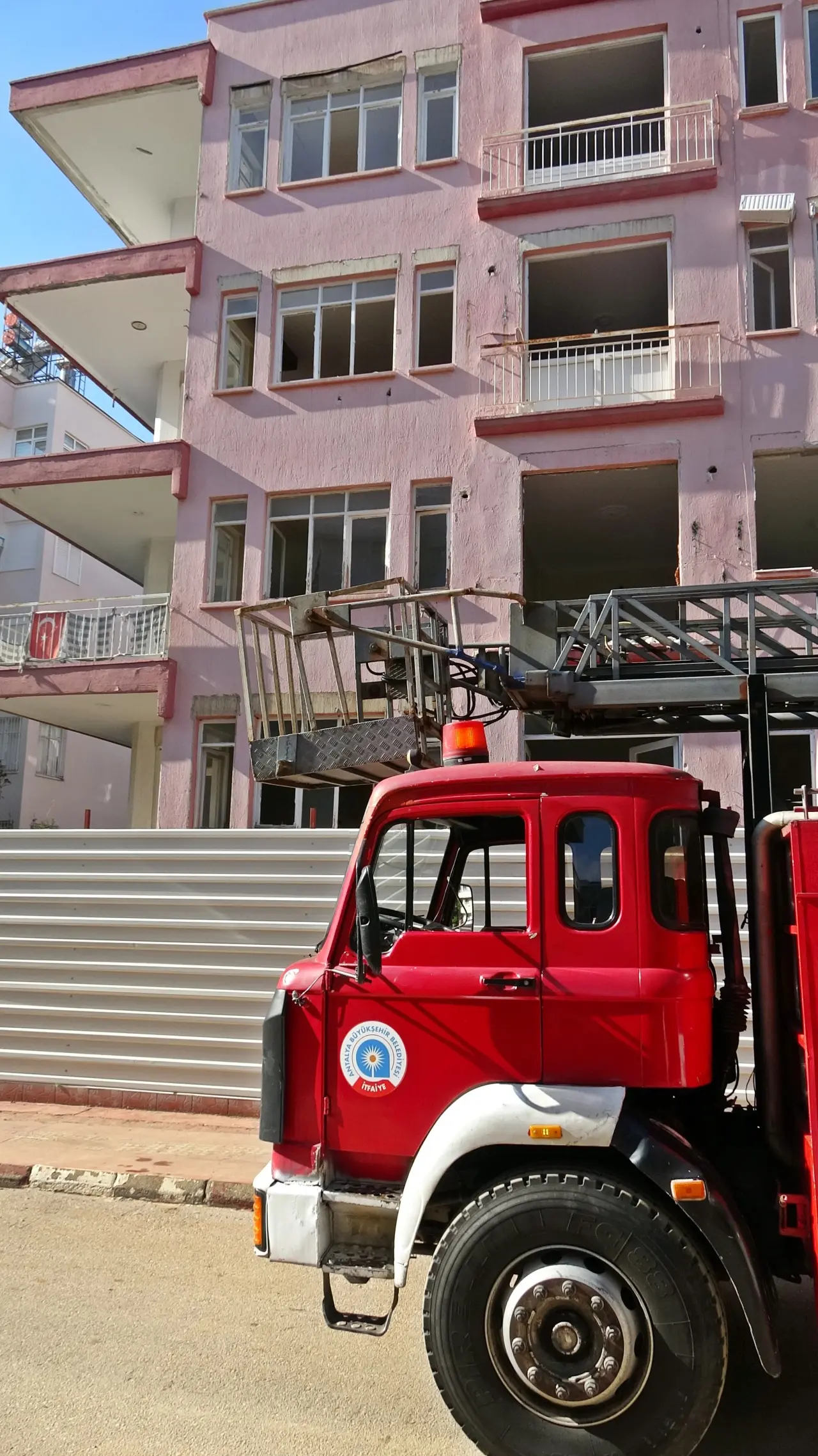 Antalya’da kan donduran olay! Ceset tanınamayacak halde 7