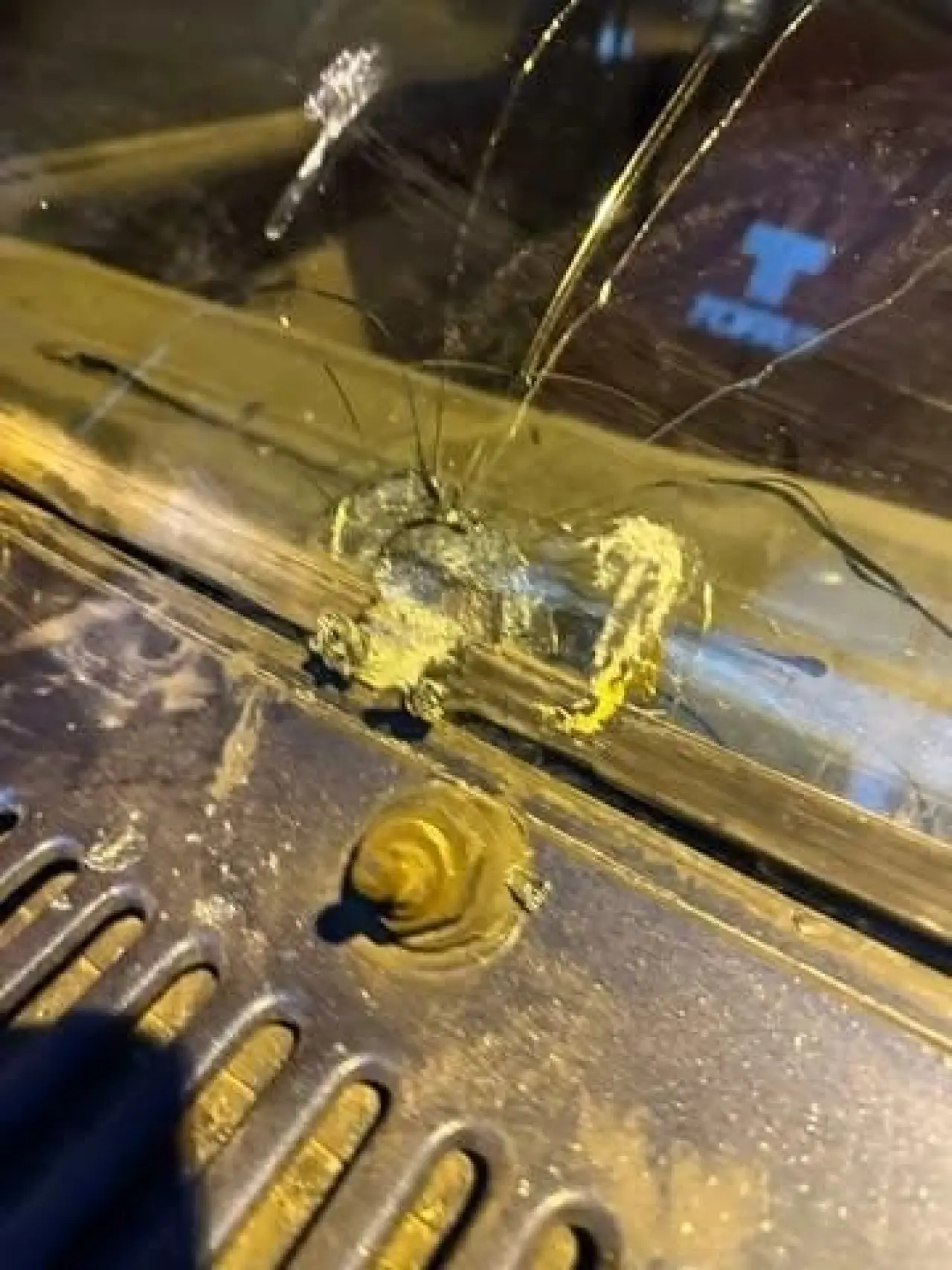 Sanayi sitesinde kurşun dehşeti! Şans eseri kurtuldular 1