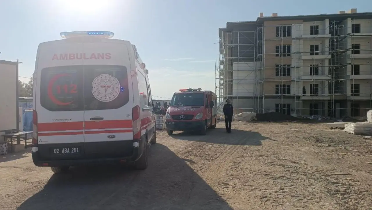 Hakları için çatıya çıktılar: Çaresizliklerini bile kimse umursamadı! 3