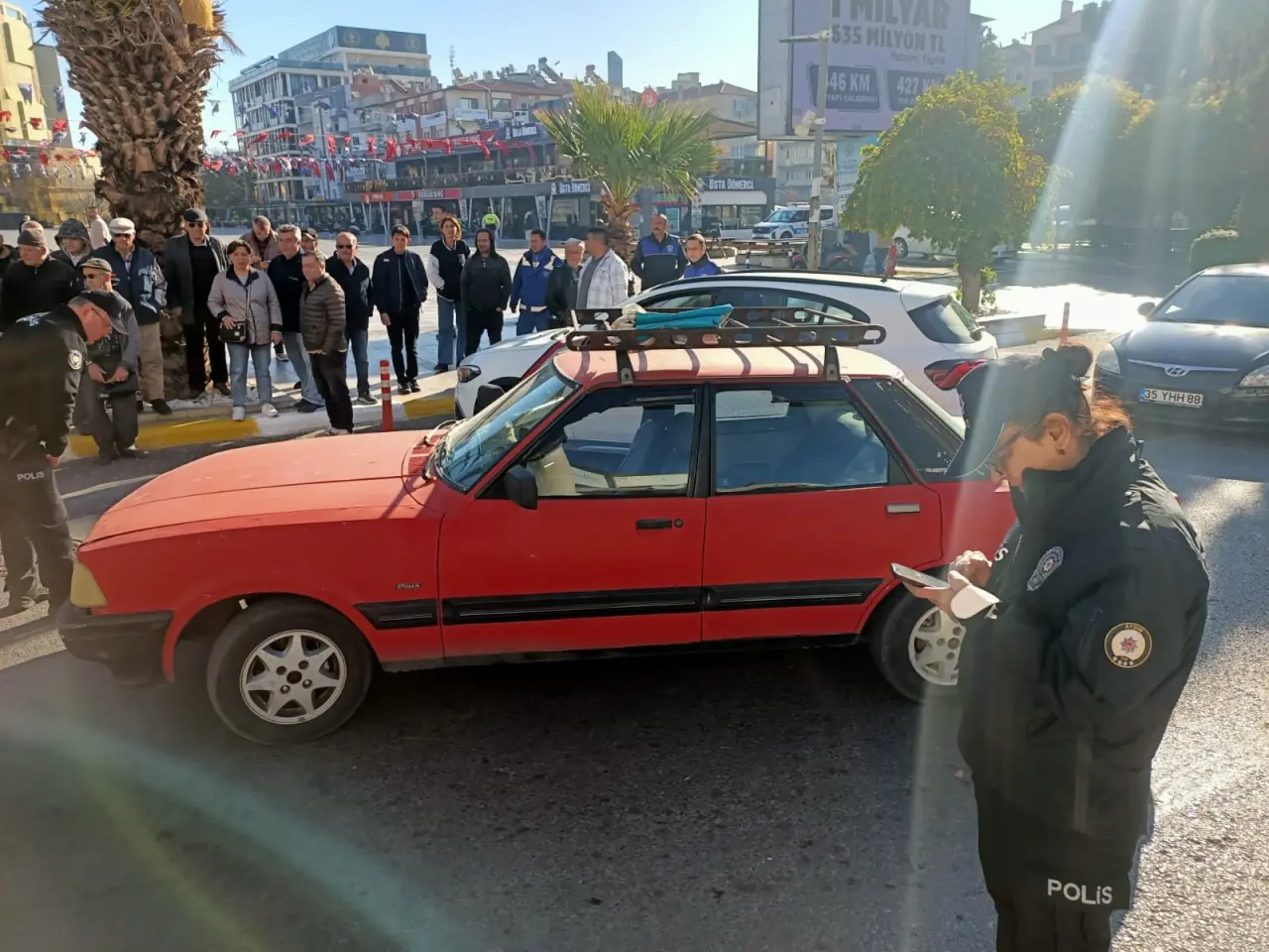 Kavşakta korku dolu anlar! Kazadan sonra kendine gelemedi 1