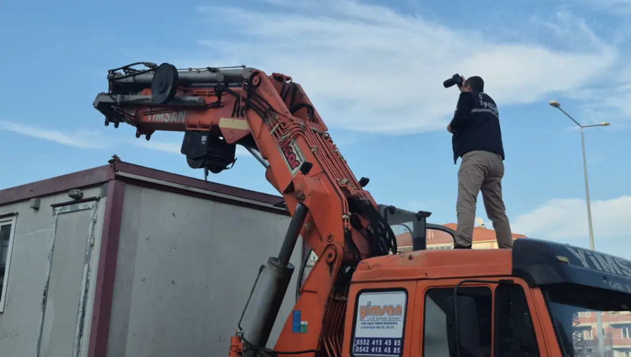 Dorseye çıktı, dengesini kaybedip beton zemine çakıldı! 1