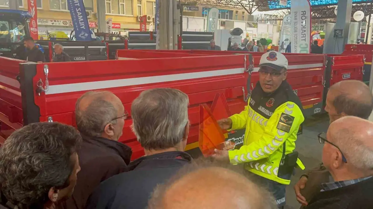 Jandarmadan tarım fuarında çiftçilere uyarı 2