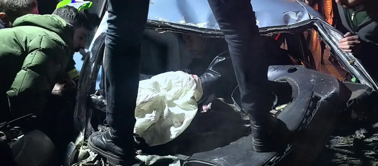 Erzurum’da feci çarpışma: Kavşakta can pazarı 1