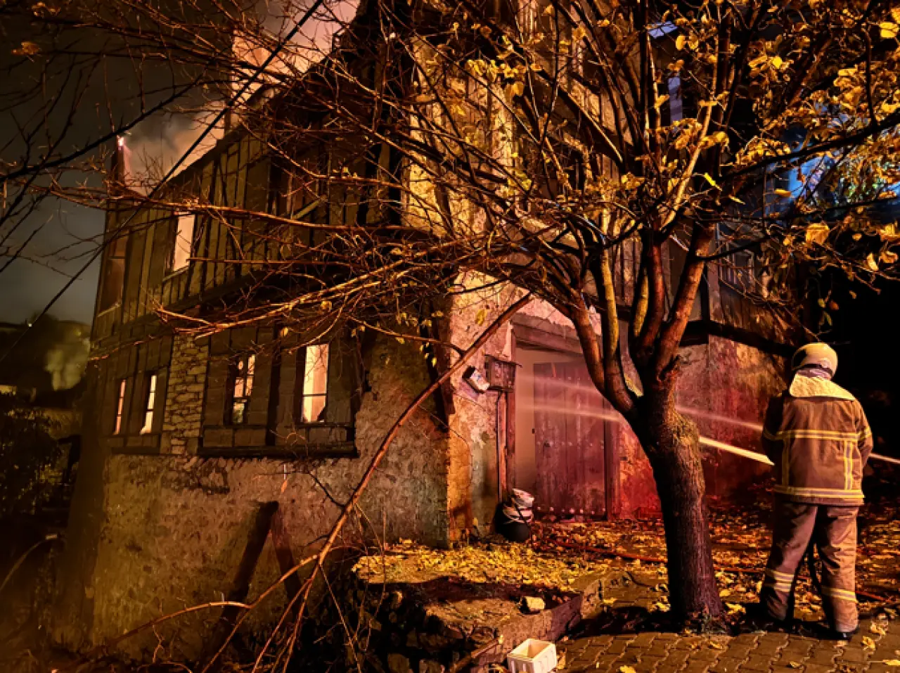 Safranbolu’da 150 yıllık konakta korku dolu anlar! Alevler bir anda yükseldi 2