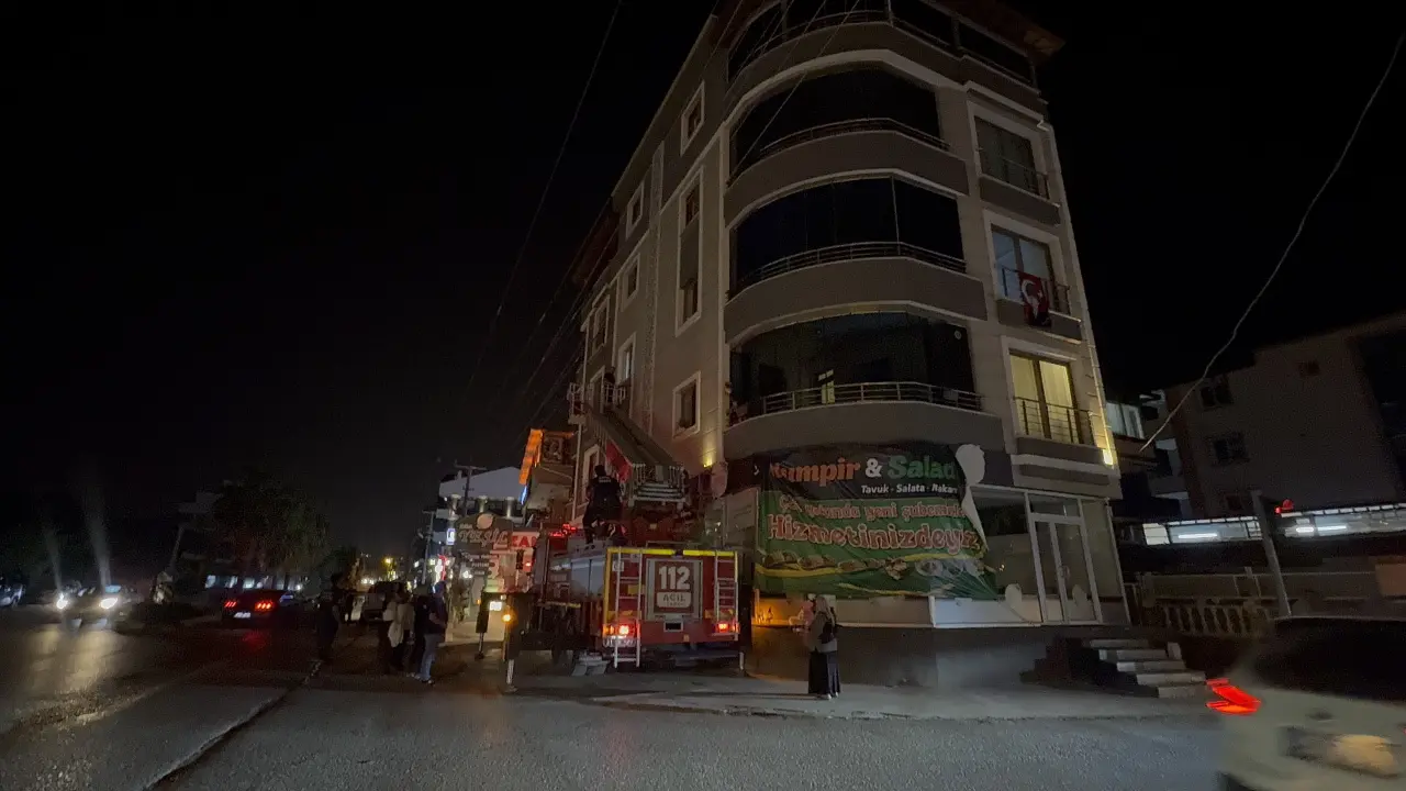 Kapı arkasında kalan minik için dakikalarla yarış: İtfaiyeden nefes kesen kurtarma 5