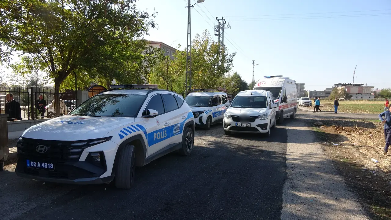 Bıçaklı saldırgan sokakta panik yarattı! Adıyaman sokaklarında kanlı anlar 5