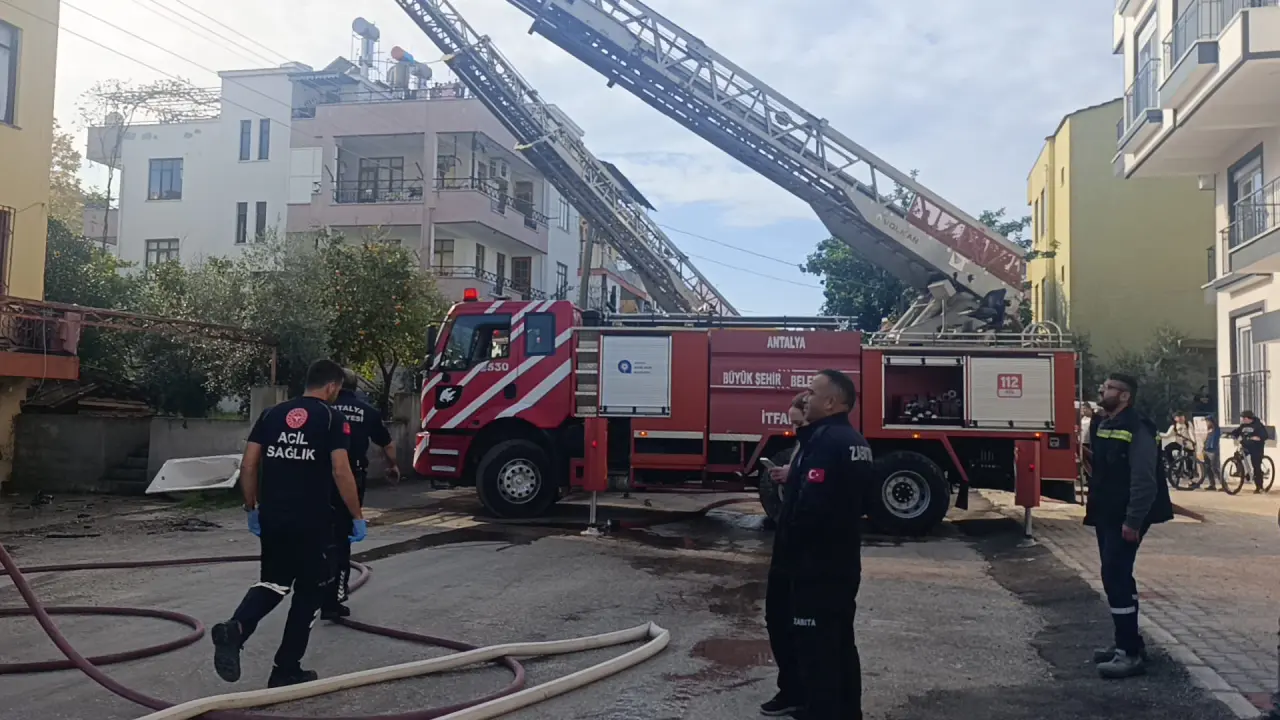 Anne ekmek almaya gitti, çocukları yangında mahsur kaldı 2