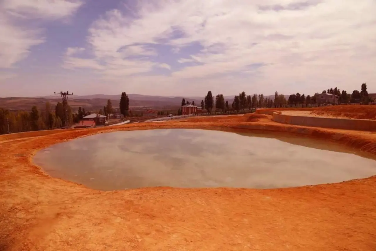 48°C’lik Şifa ve Altın Renk 11