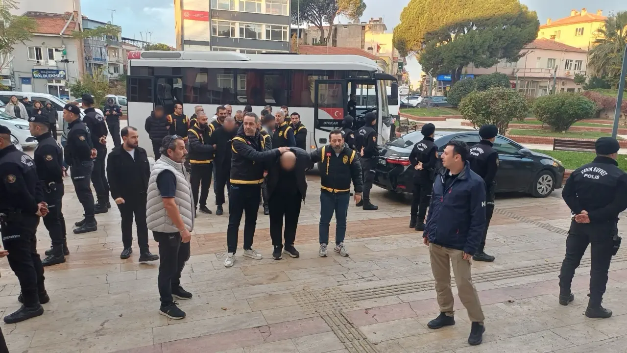 İnternette lüks araç satışı tuzağı! Ön ödeme vaadiyle kandırıldılar 2