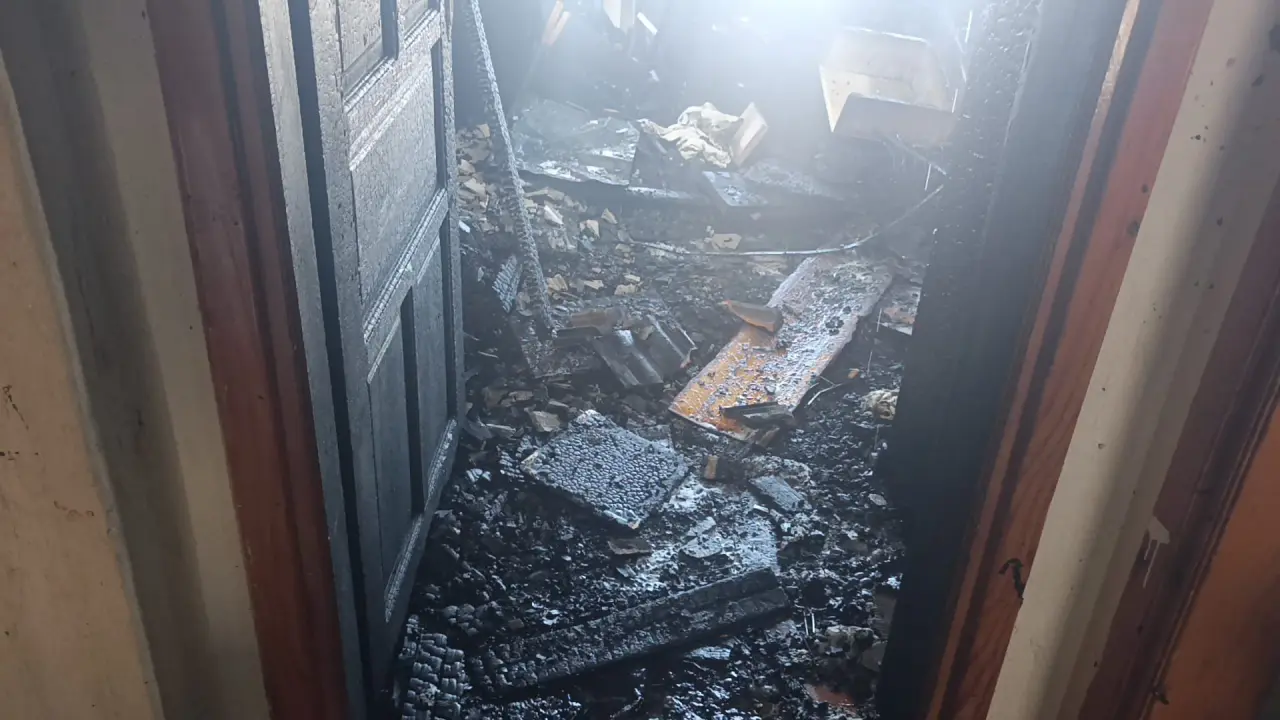 Anne ekmek almaya gitti, çocukları yangında mahsur kaldı 6