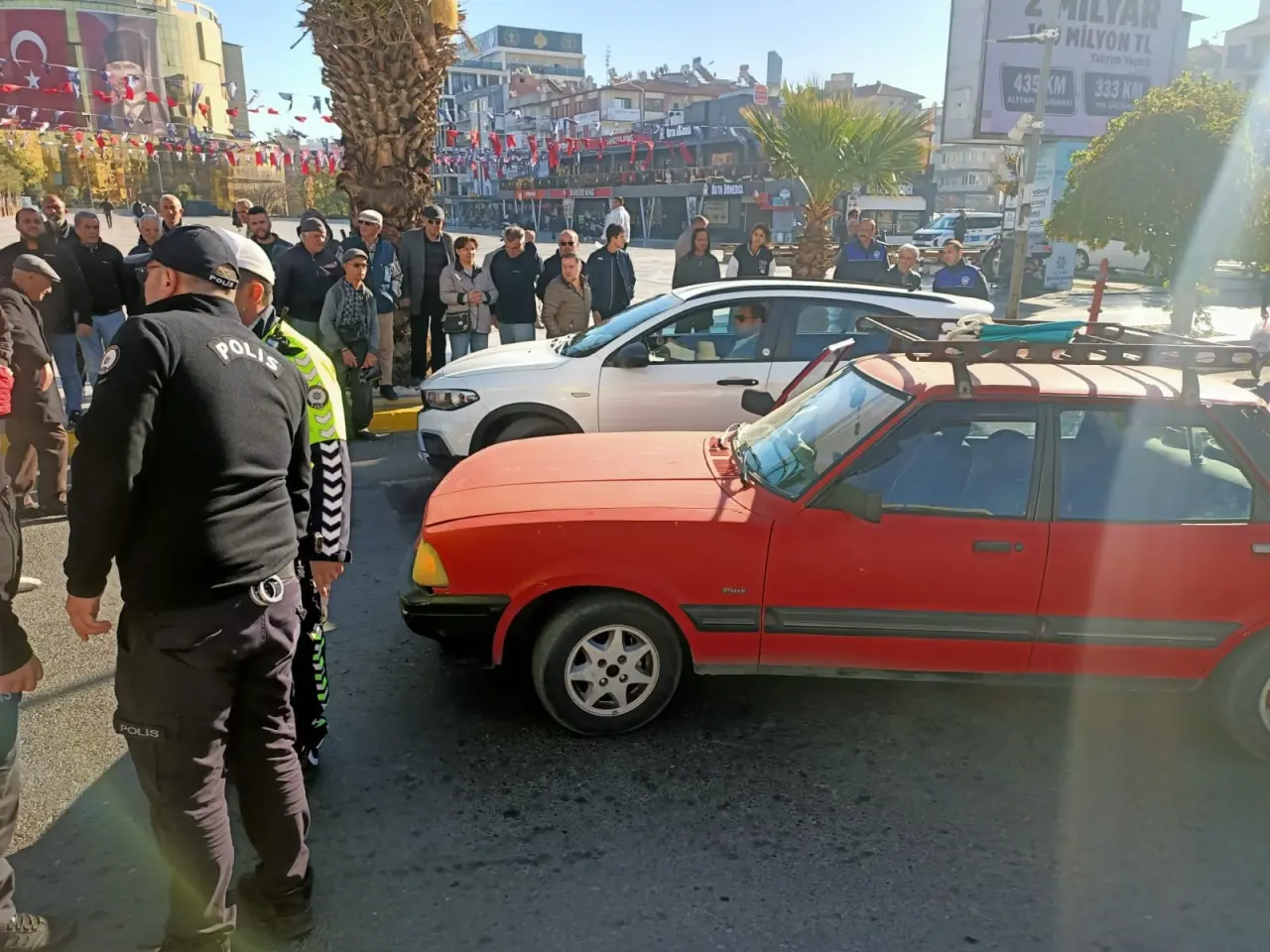 Kavşakta korku dolu anlar! Kazadan sonra kendine gelemedi 3