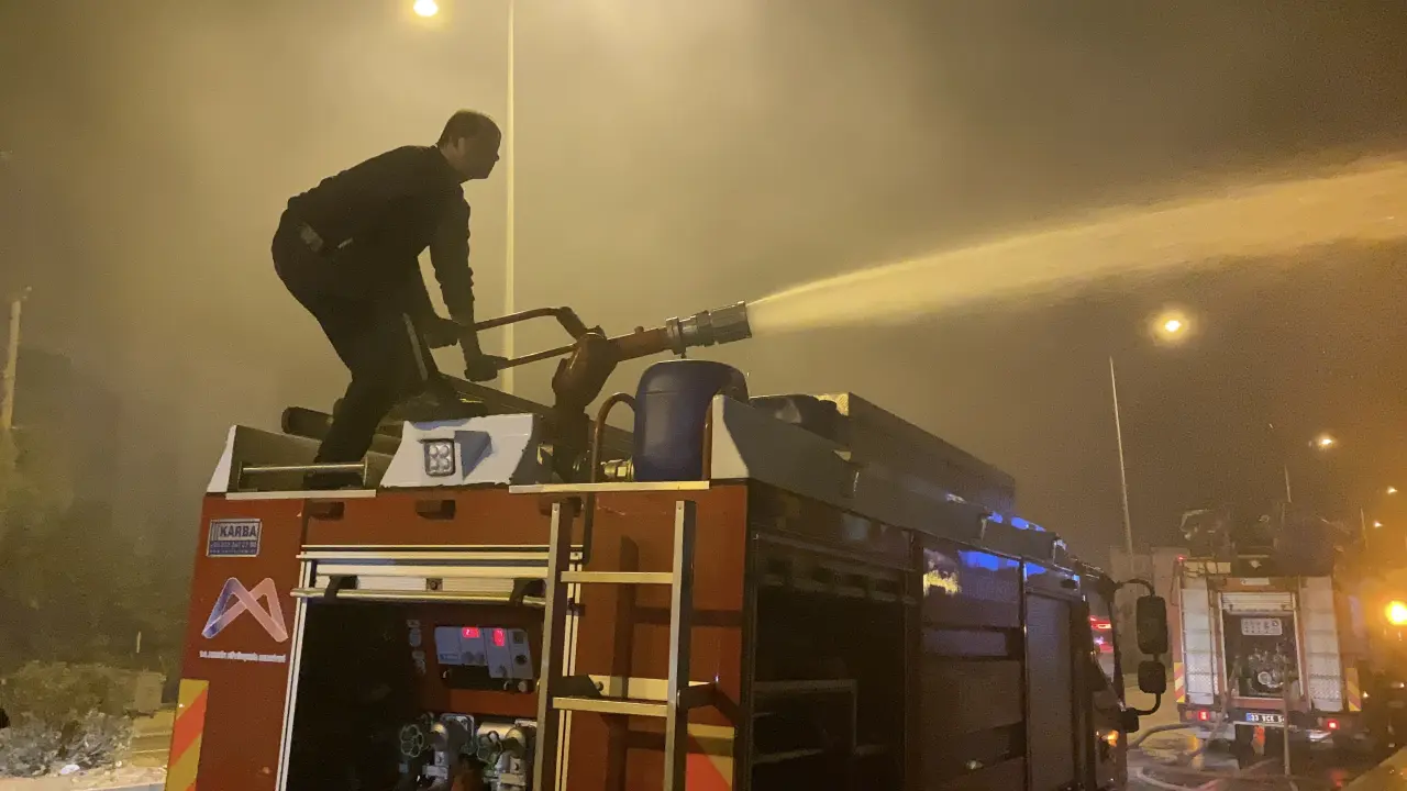 Mersin'de ahşap baraka alev alev yandı: Komşular dehşeti anlattı! 3