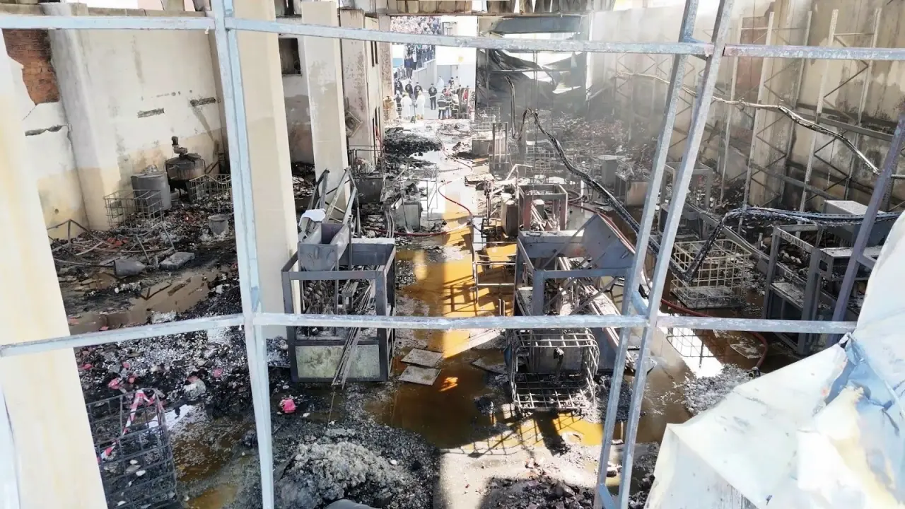 6 kişinin hayatını kaybettiği parfüm tesisinin içinden ilk görüntüler 3