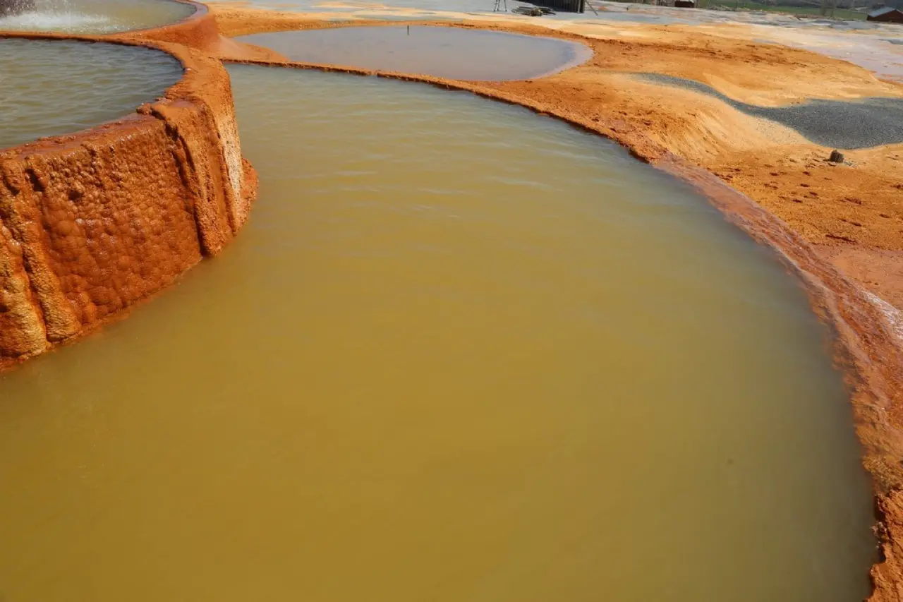 48°C’lik Şifa ve Altın Renk 12