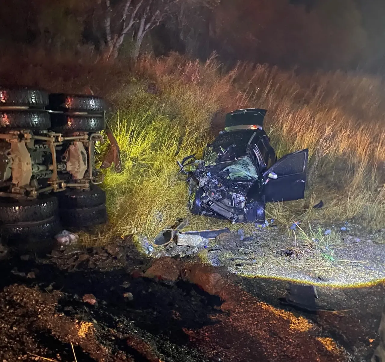 Adıyaman yolunda yürekleri ağza getiren çarpışma! 4