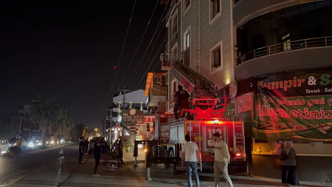 Kapı arkasında kalan minik için dakikalarla yarış: İtfaiyeden nefes kesen kurtarma 1