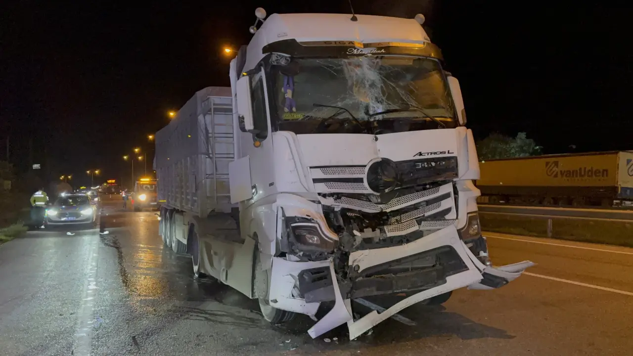 Samsun’da tır dehşeti: Gece yarısı yol bir anda karıştı 4
