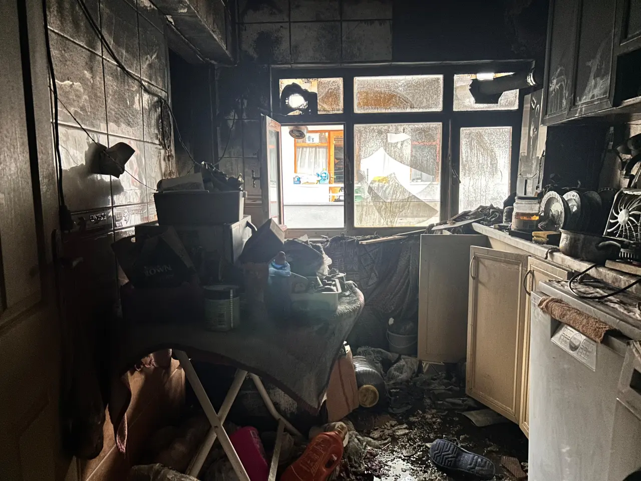 Mamak’ta şoke eden yangın! Apartman alevler içinde 3