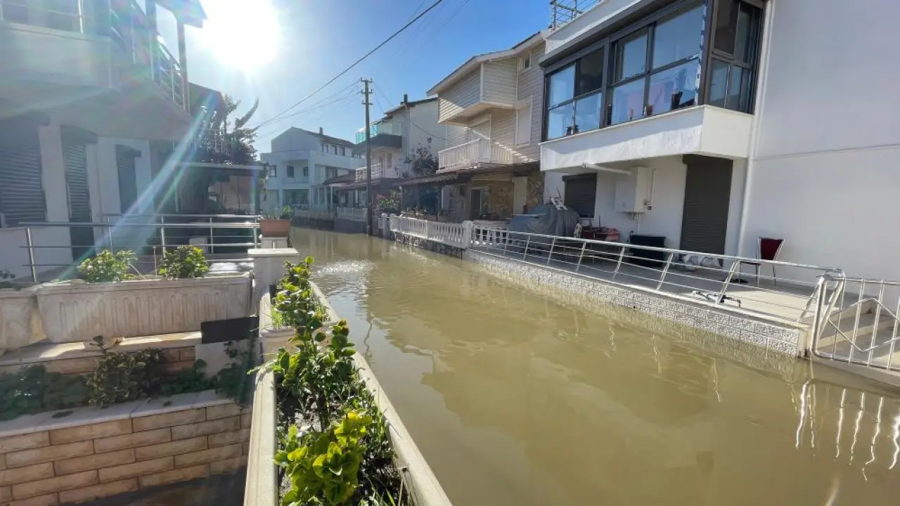 Burası Venedik değil Foça! Görenler gözlerine inanamadı 1
