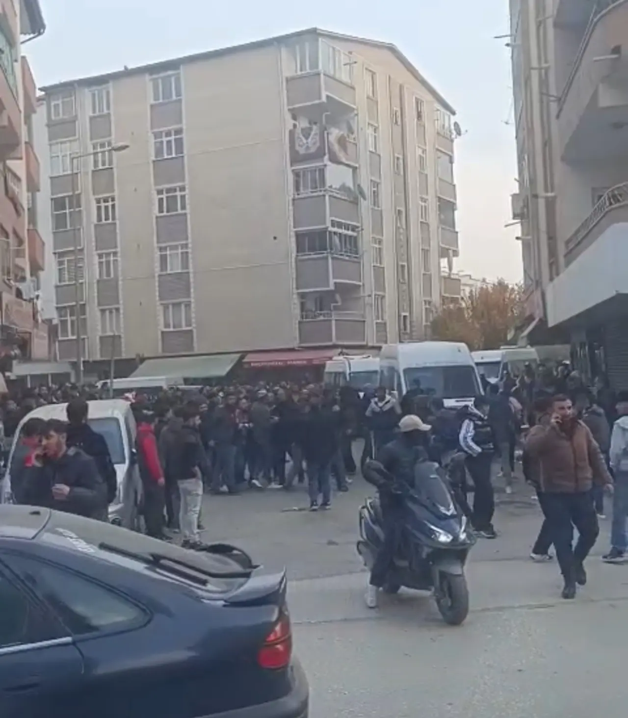 Değnek, balta ve silahlar! Iğdır’da şiddet sokağa taştı 1