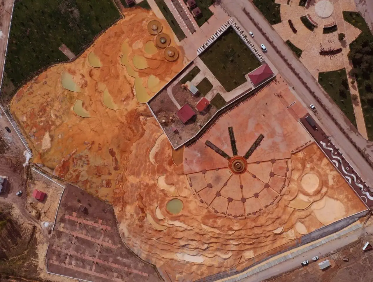 48°C’lik Şifa ve Altın Renk 8