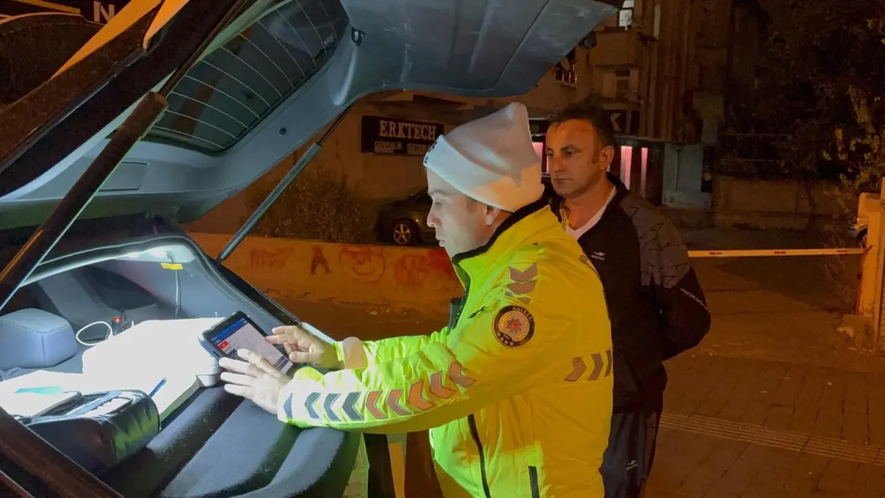 Ehliyetsiz sürücüyü kurtarmaya gelen kişi de ehliyetsiz çıktı 4