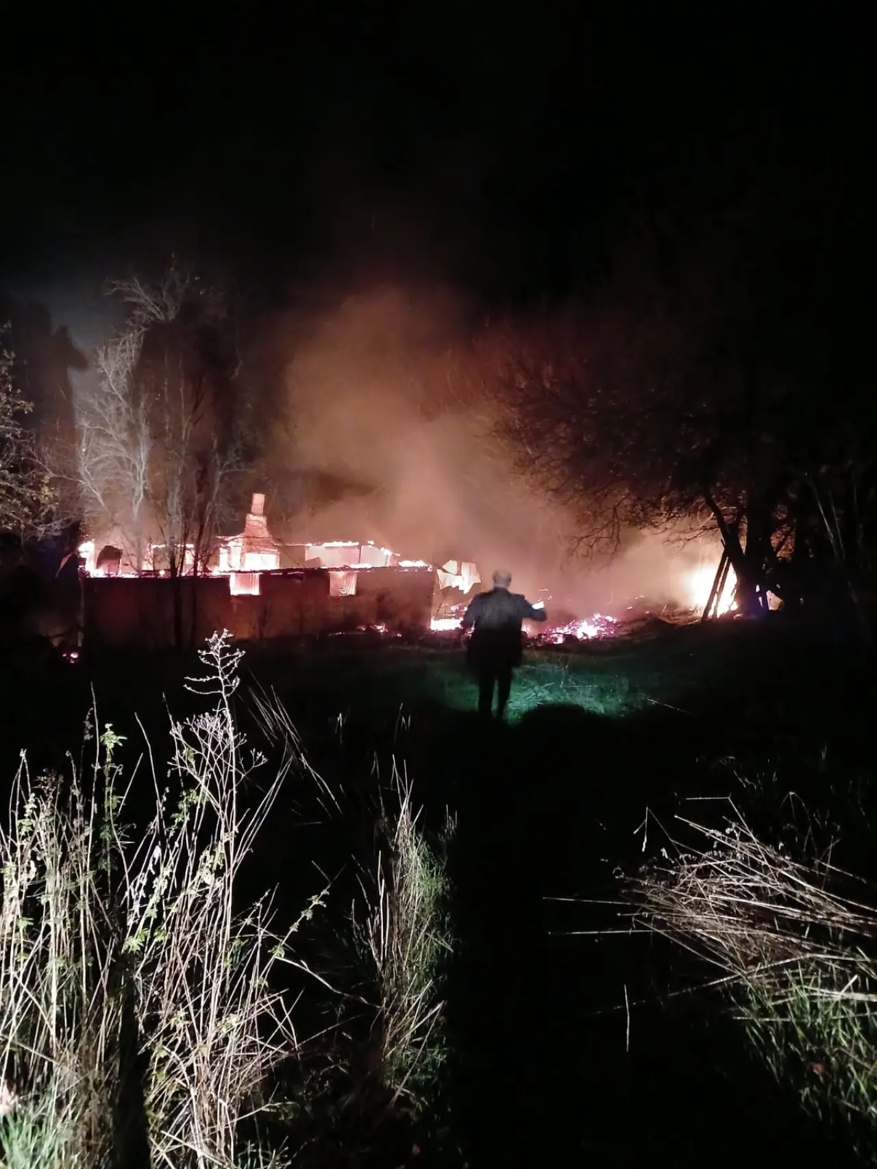 Kastamonu’da bir ev küle döndü! İçeriden gelen haber yürek burktu 3