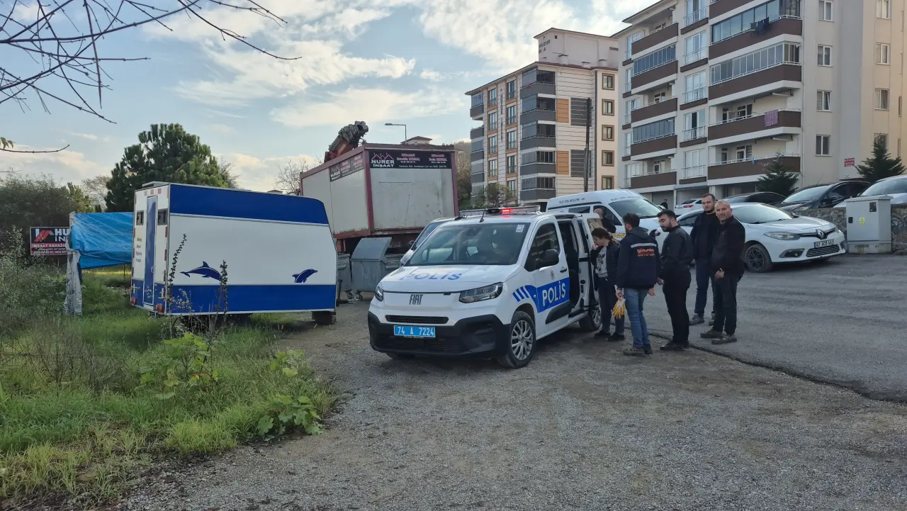 Dorseye çıktı, dengesini kaybedip beton zemine çakıldı! 4