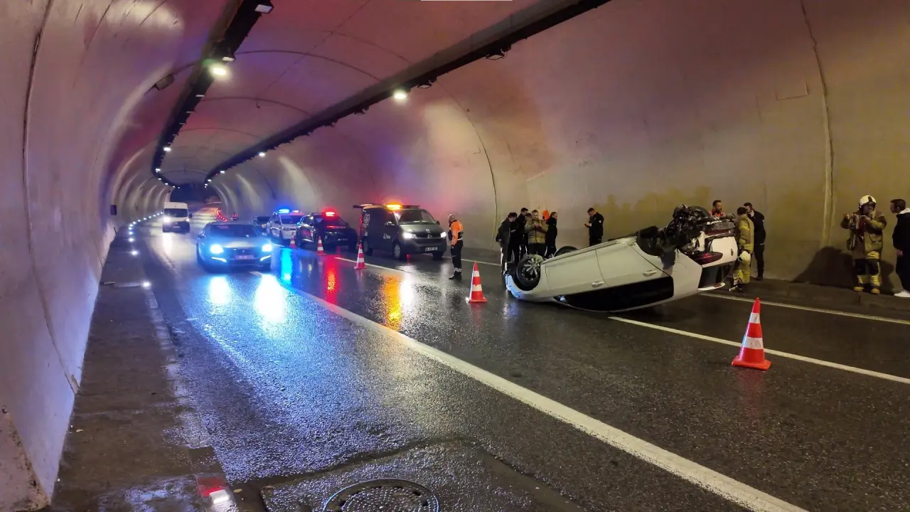 Üsküdar'da yağmur felaketi! Tünelde takla attı 2