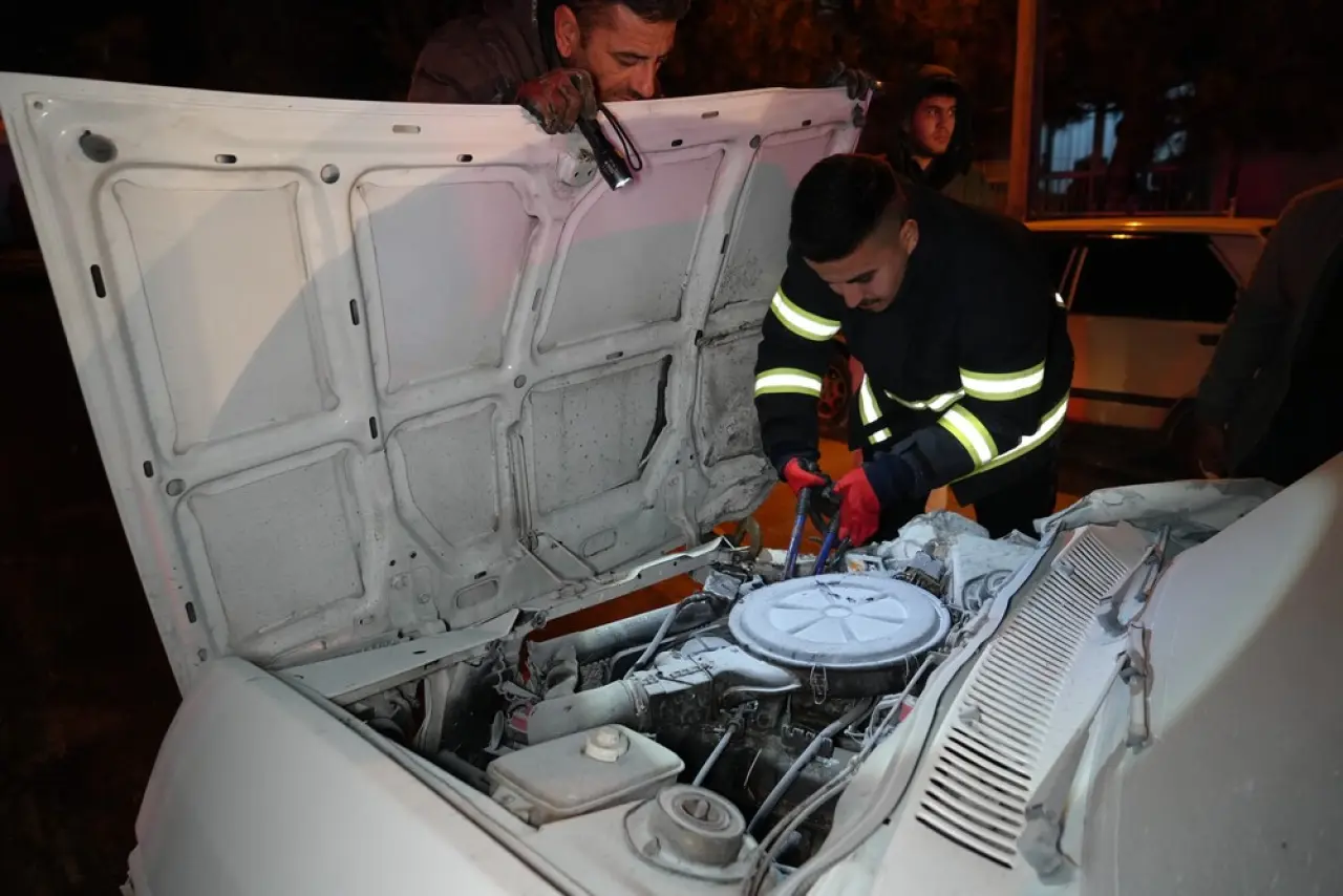 Kırıkkale'de otomobiller kafa kafaya çarpıştı! 3 yaralı 3