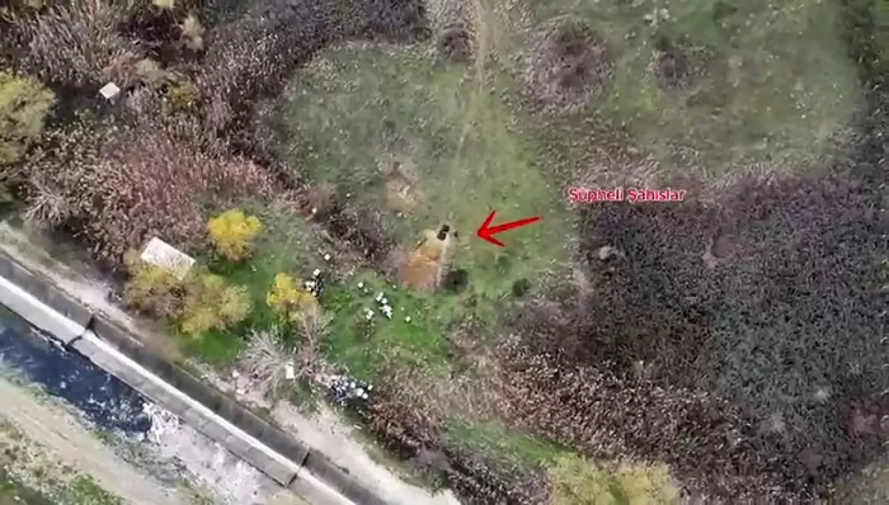 Büyükçekmece’de kaçak kazıya drone darbesi! 2 kişi yakalandı 2
