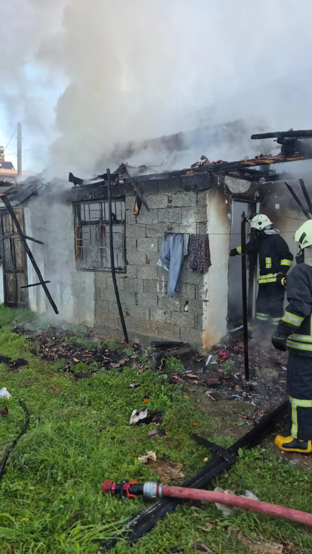 Fethiye’de korku dolu anlar! Ev alevlere teslim oldu 3