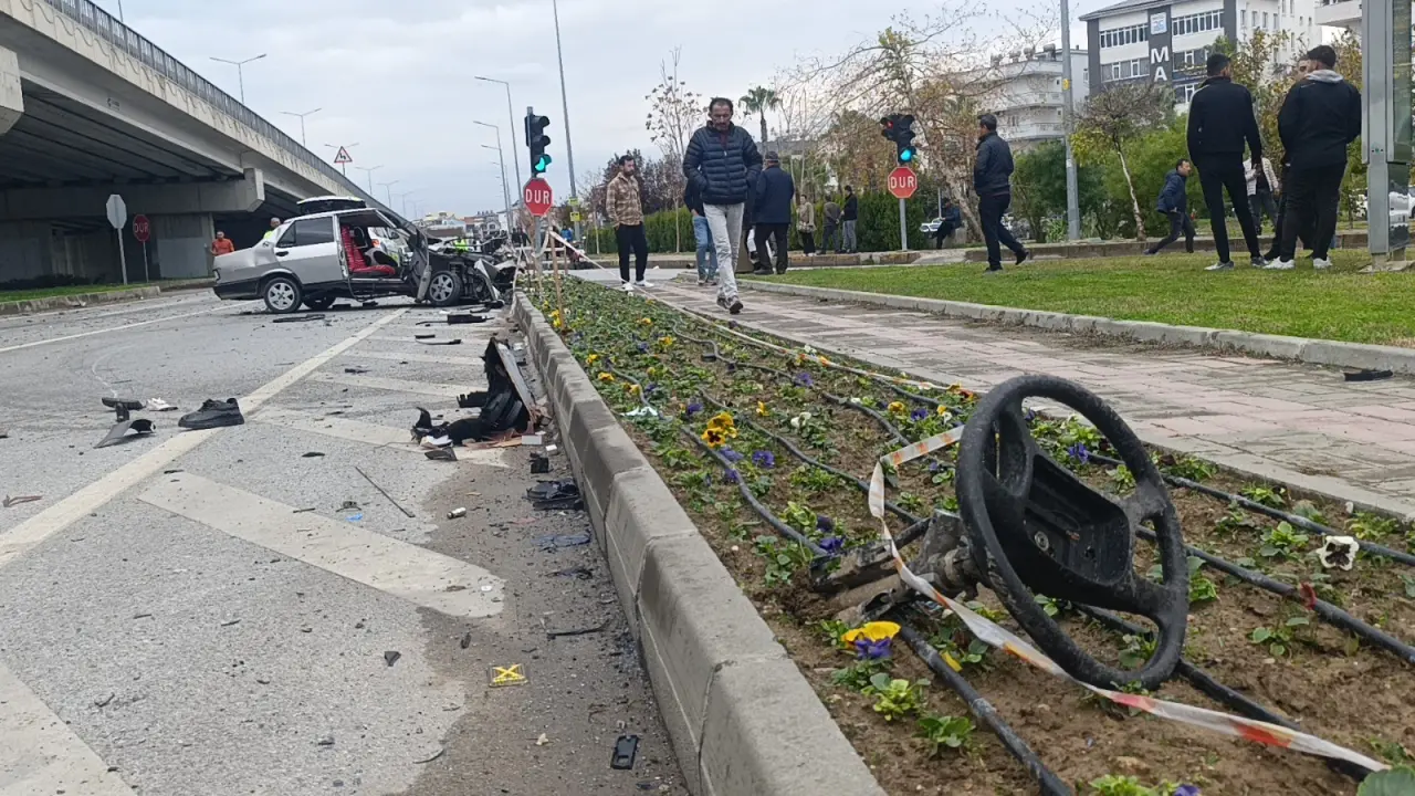Ambulansa yol vermek isterken facia! Manavgat’ta ortalık savaş alanına dündü 12