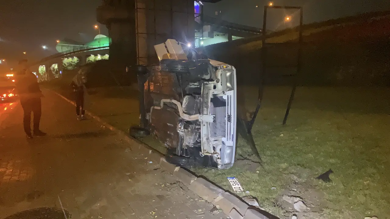 Bursa'da yağış yolları kayganlaştırdı: Araç defalarca takla attı! 4