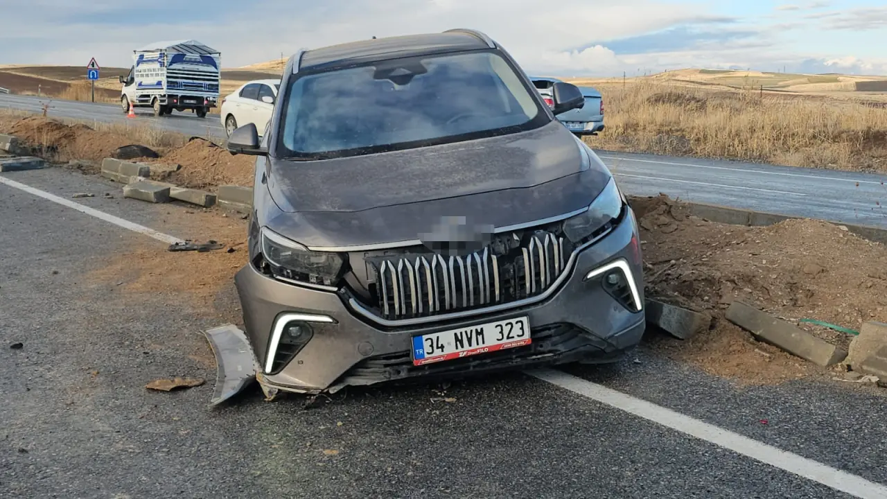 Van’da sis ve buzlanma kabusu: 6 araç peş peşe çarpıştı! 14