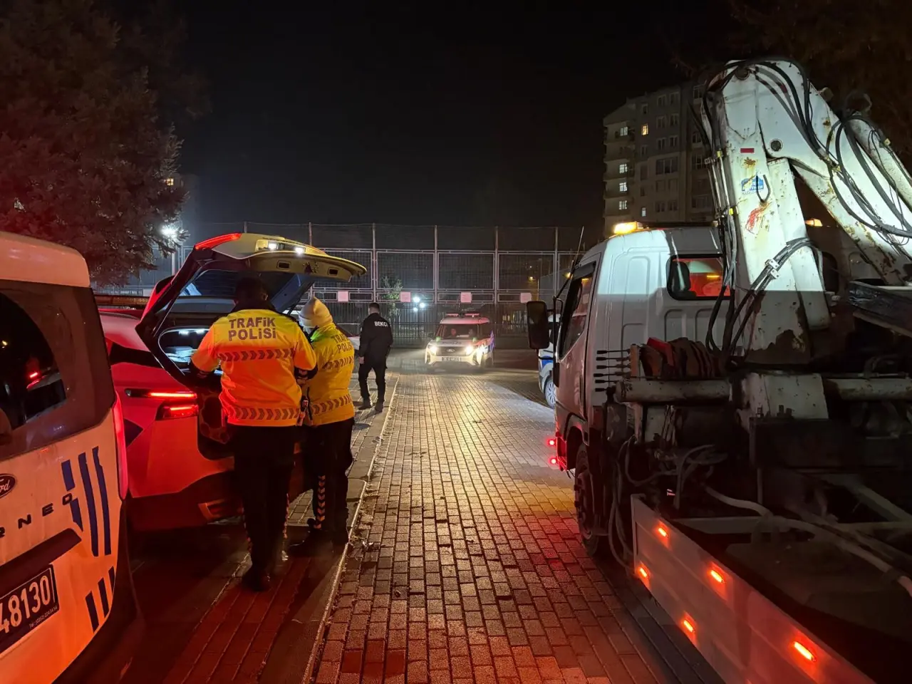 Kaçtı, yalvardı, cezayı yemekten kurtulamadı! Alkollü sürücü polise zor anlar yaşattı 4