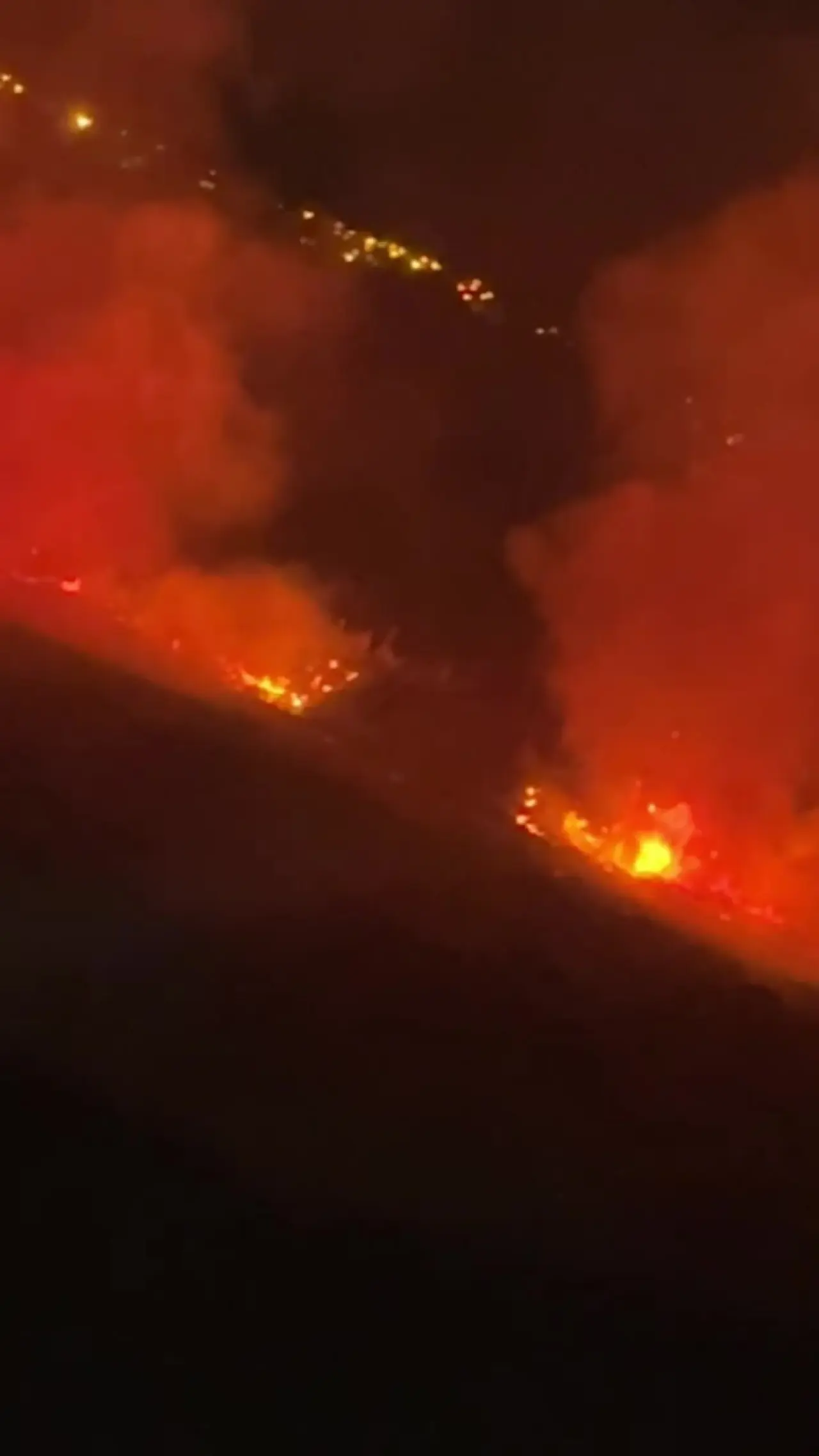 Dava yolu kapattı! İtfaiye yangına geç kaldı 1