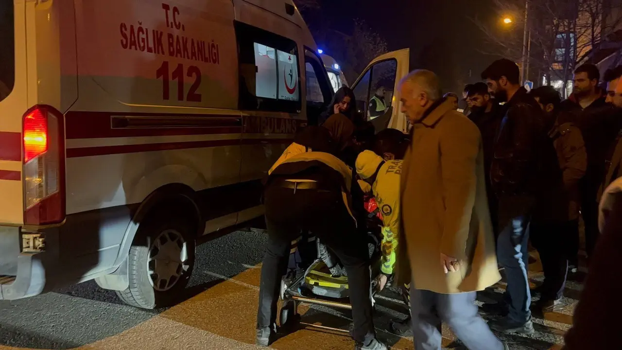 Erzincan’da feci kaza: İki otomobil çarpıştı, 5 yaralı! 2