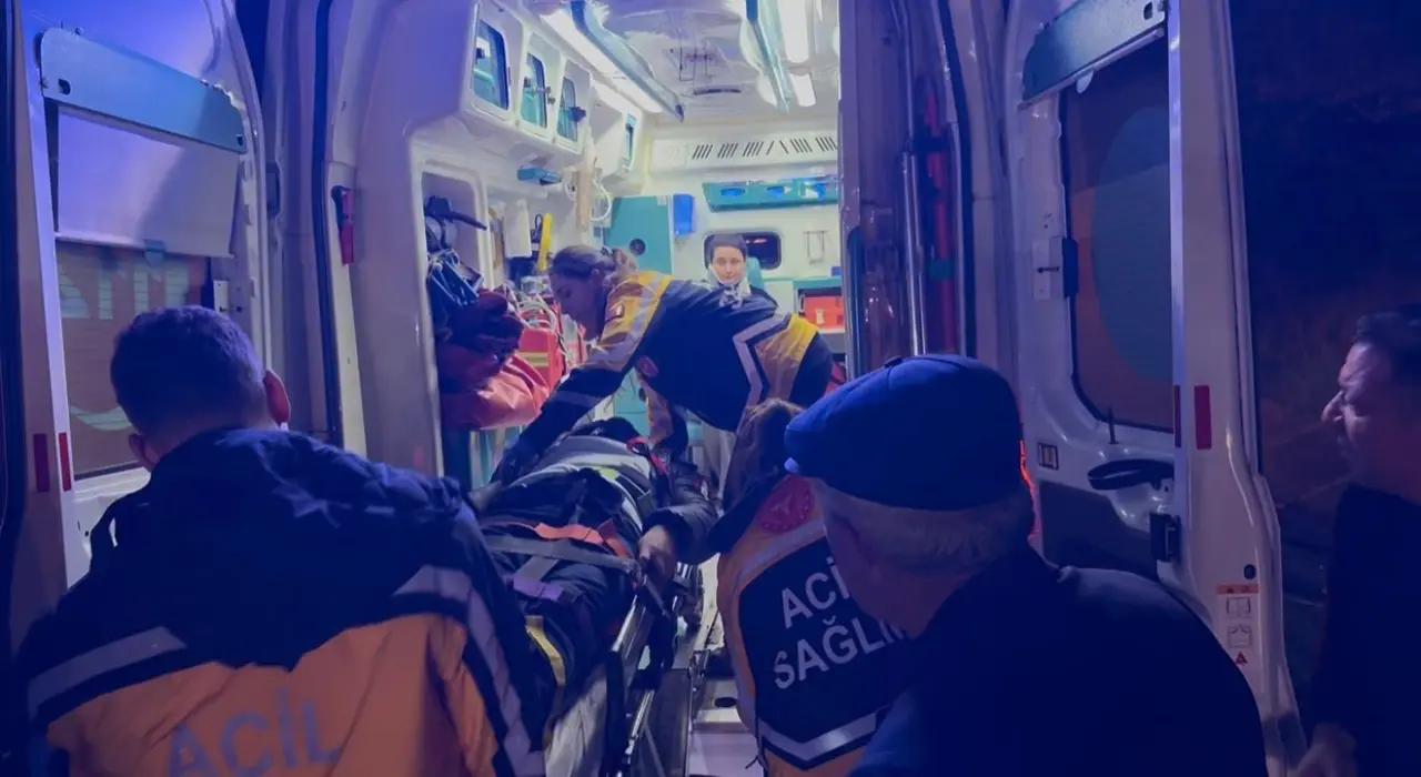 Direksiyon hâkimiyetini kaybetti! Karşı şeride savruldu 3