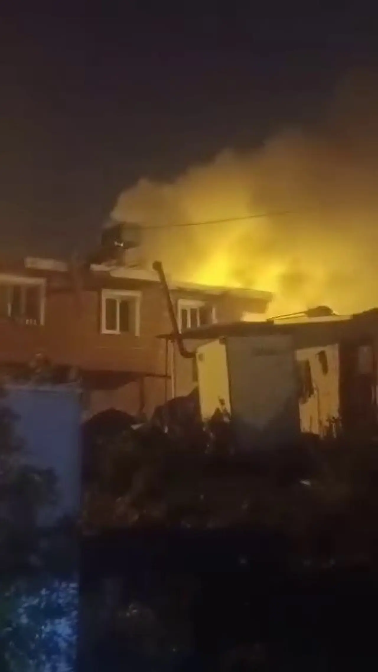 Hatay’da sokaklar savaş alanına döndü! Bıçaklar havada uçtu, evler alev aldı 2