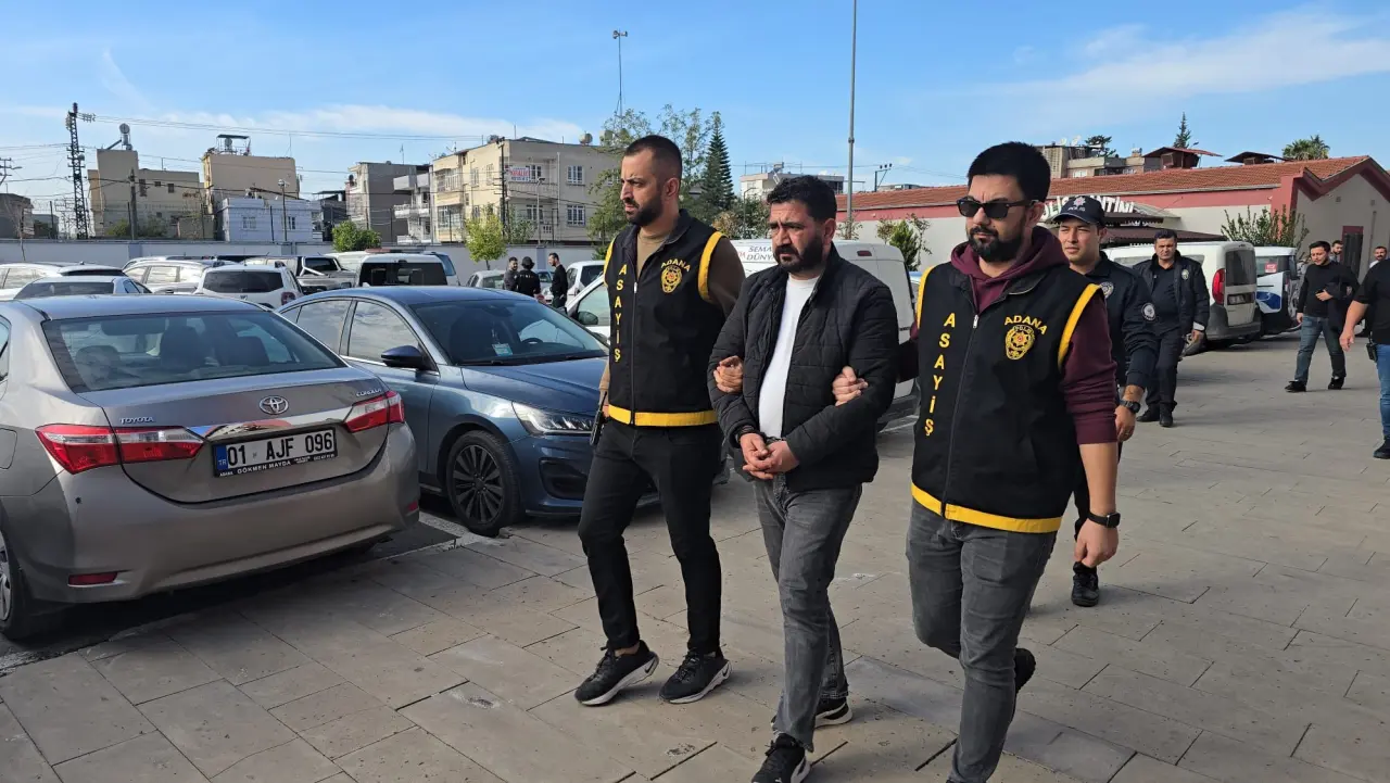 Adana’da 179 suçtan aranan firari, AVM’de rahat rahat gezerken göründü! 2