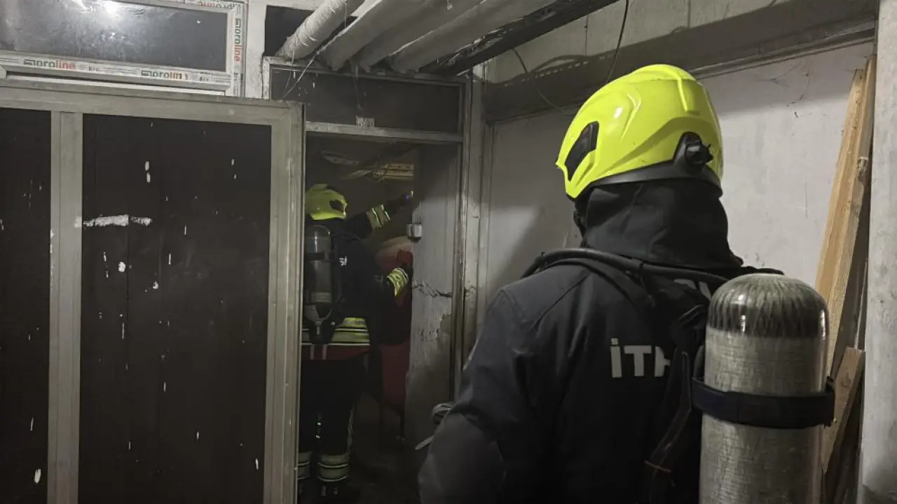 İş merkezinde kaçak otel! Yangın paniği yarattı 3