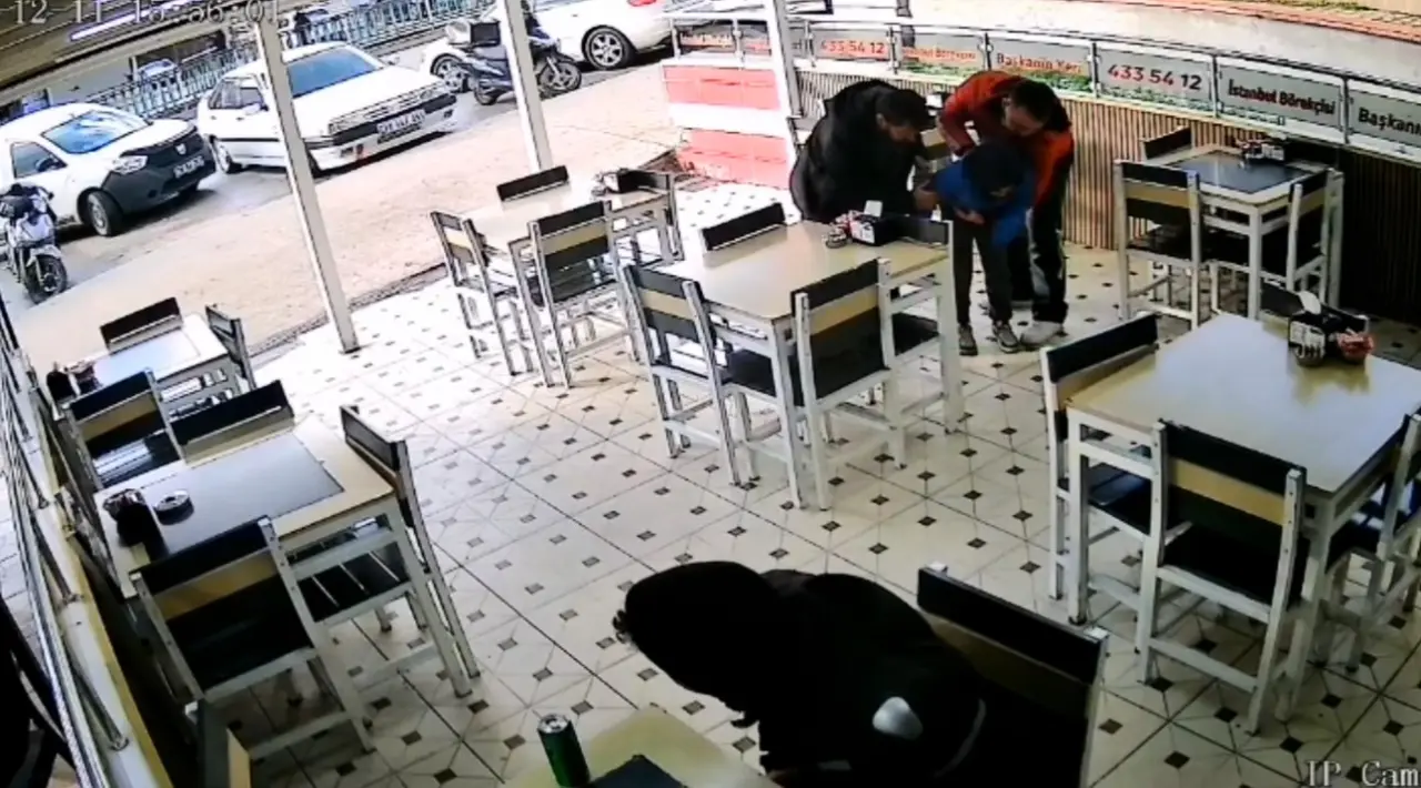 Nefessiz kaldı, herkes şoke oldu! Kuryenin refleksi ise hayat kurtardı 2