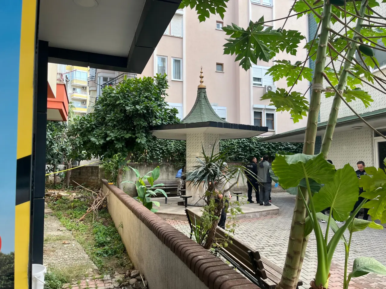 Alanya'da kan donduran olay! Dayı yeğenlerine peş peşe ateş etti 9