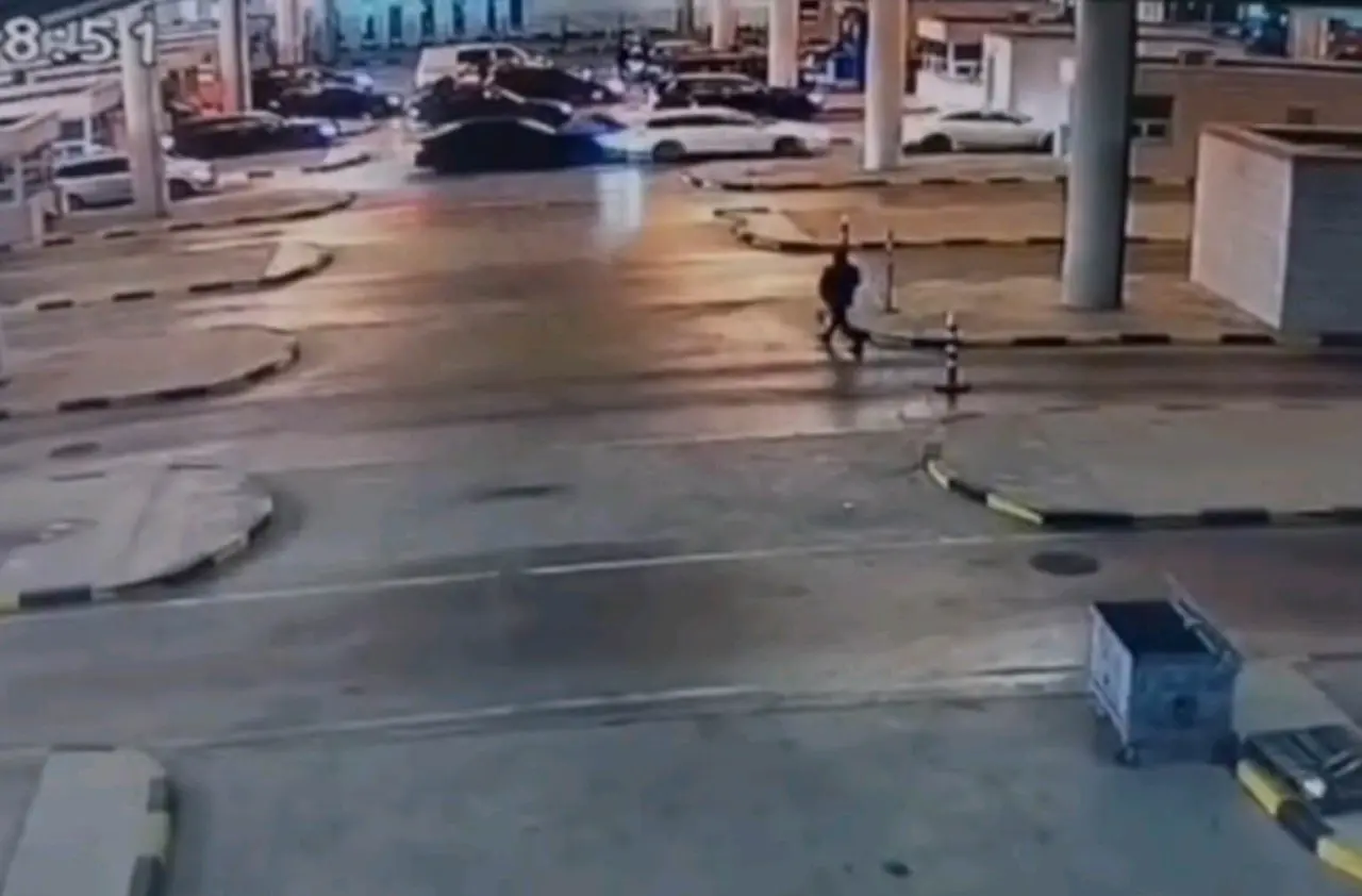 Kapıkule’de bir anlık hata felakete döndü: Gümrük memuru araçlar arasında kaldı 1