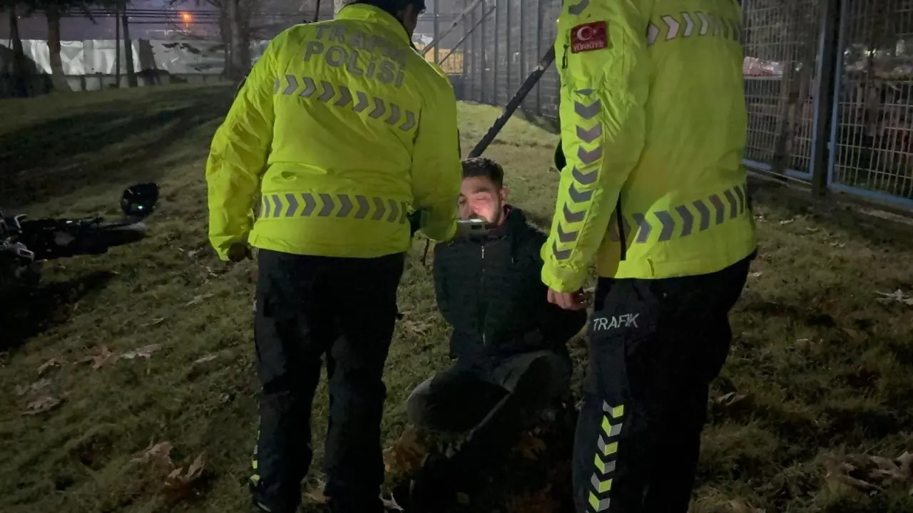 Kaçtı, yalvardı, cezayı yemekten kurtulamadı! Alkollü sürücü polise zor anlar yaşattı 3