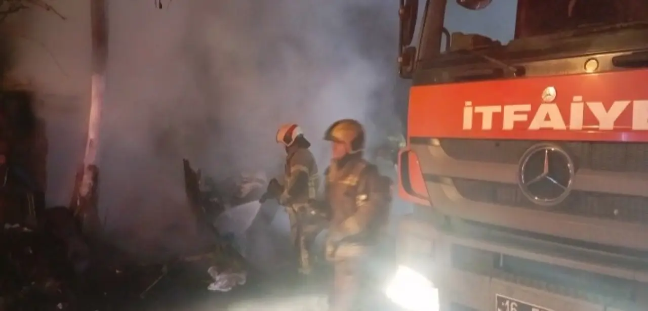 Bursa’da korkutan yangın! Gece yarısı alevler her yeri sardı 3