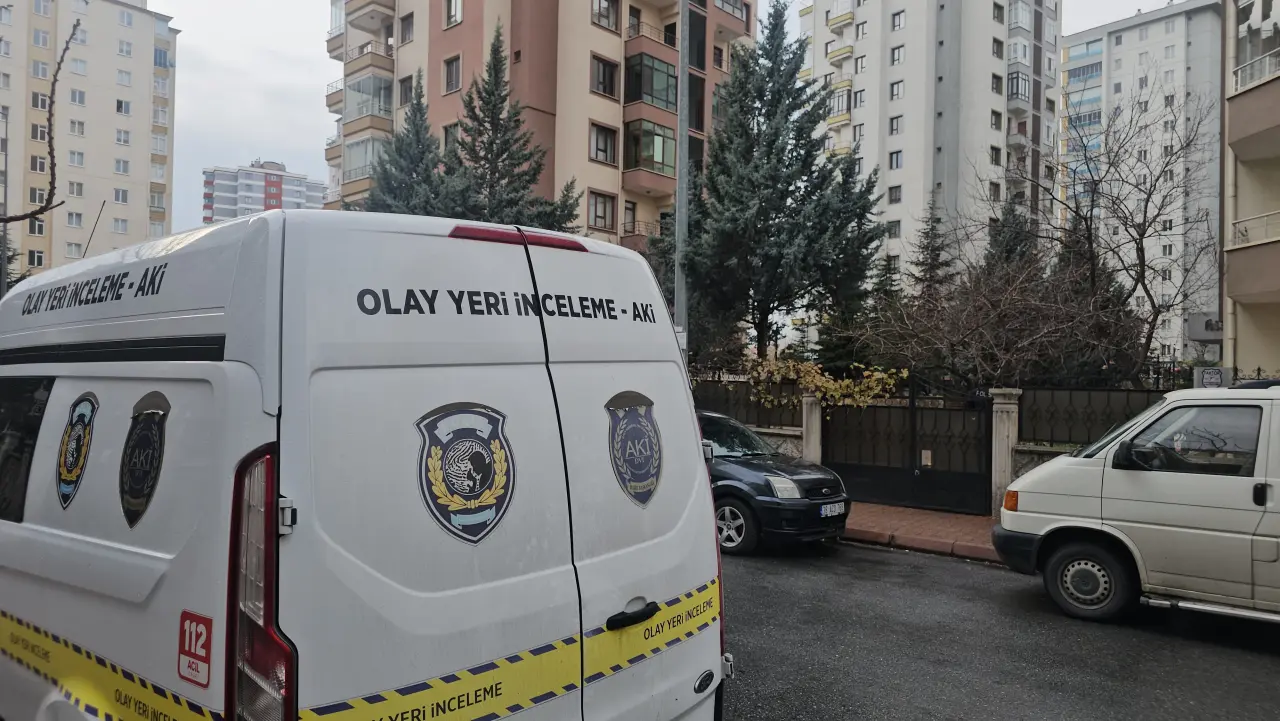 Kayseri’de cinayet! Boşanma aşamasındaki eşini öldürmeye gelen adam, görevlinin karısını katletti 4