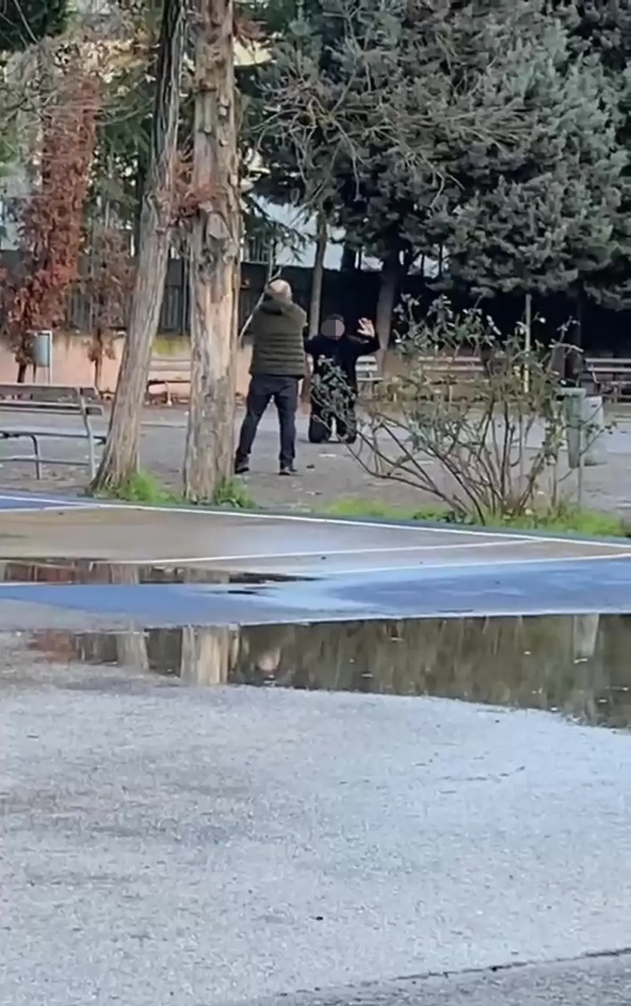 İzmit’te şok olay! Baba okul bahçesini savaş alanına çevirdi 3